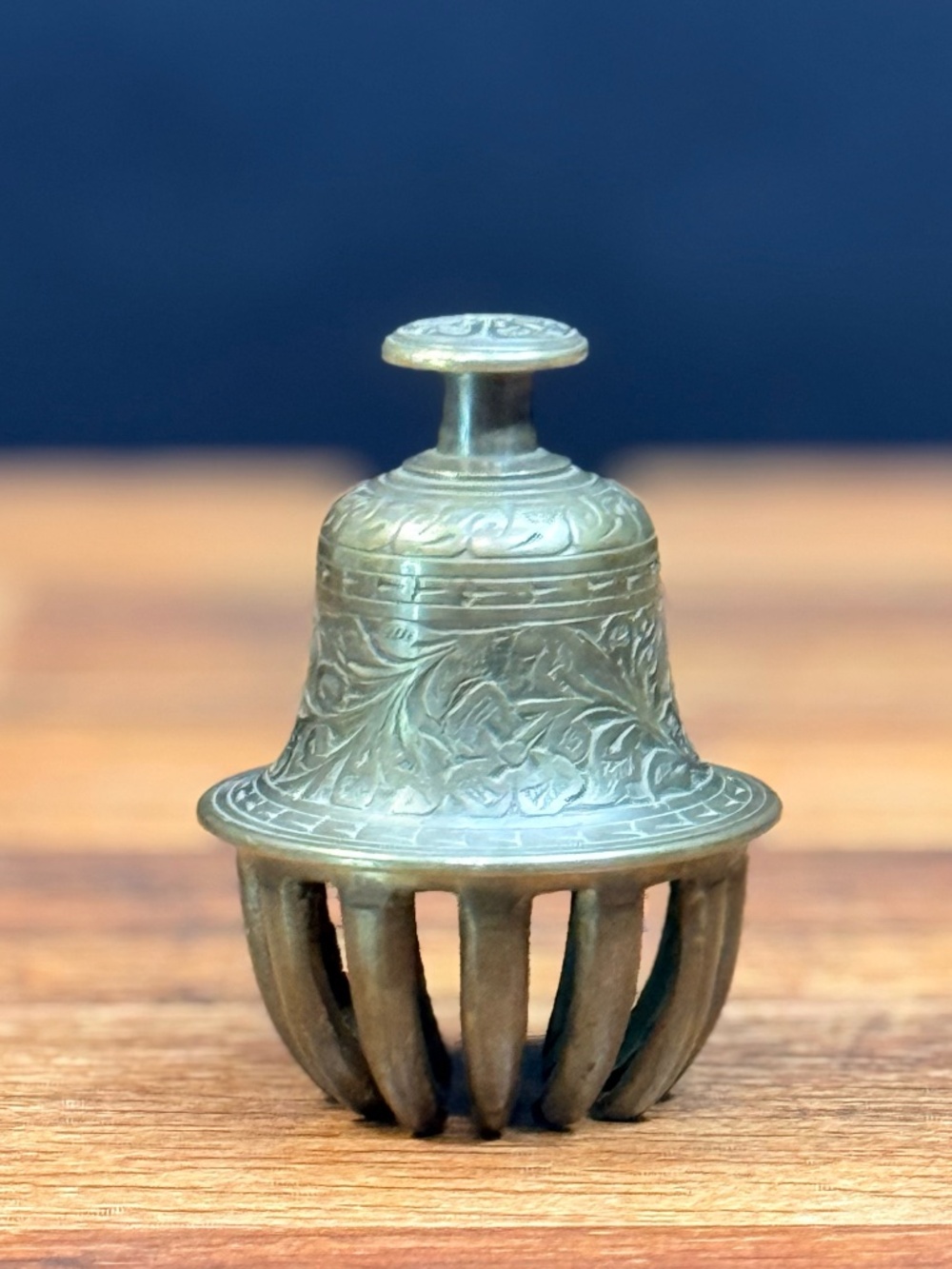 J-M-A India No 196 Claw Brass Bell